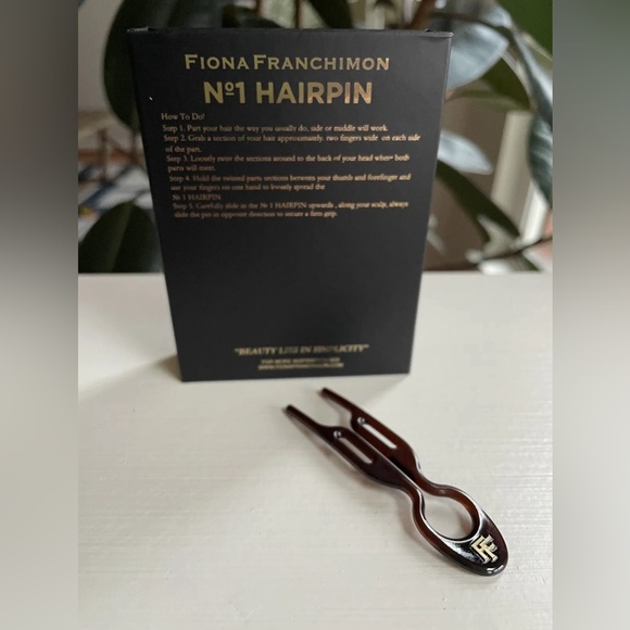 Fiona Franchimon No 1 Hairpin Brown - One Hairpin New With Original Box - Picture 2 of 8